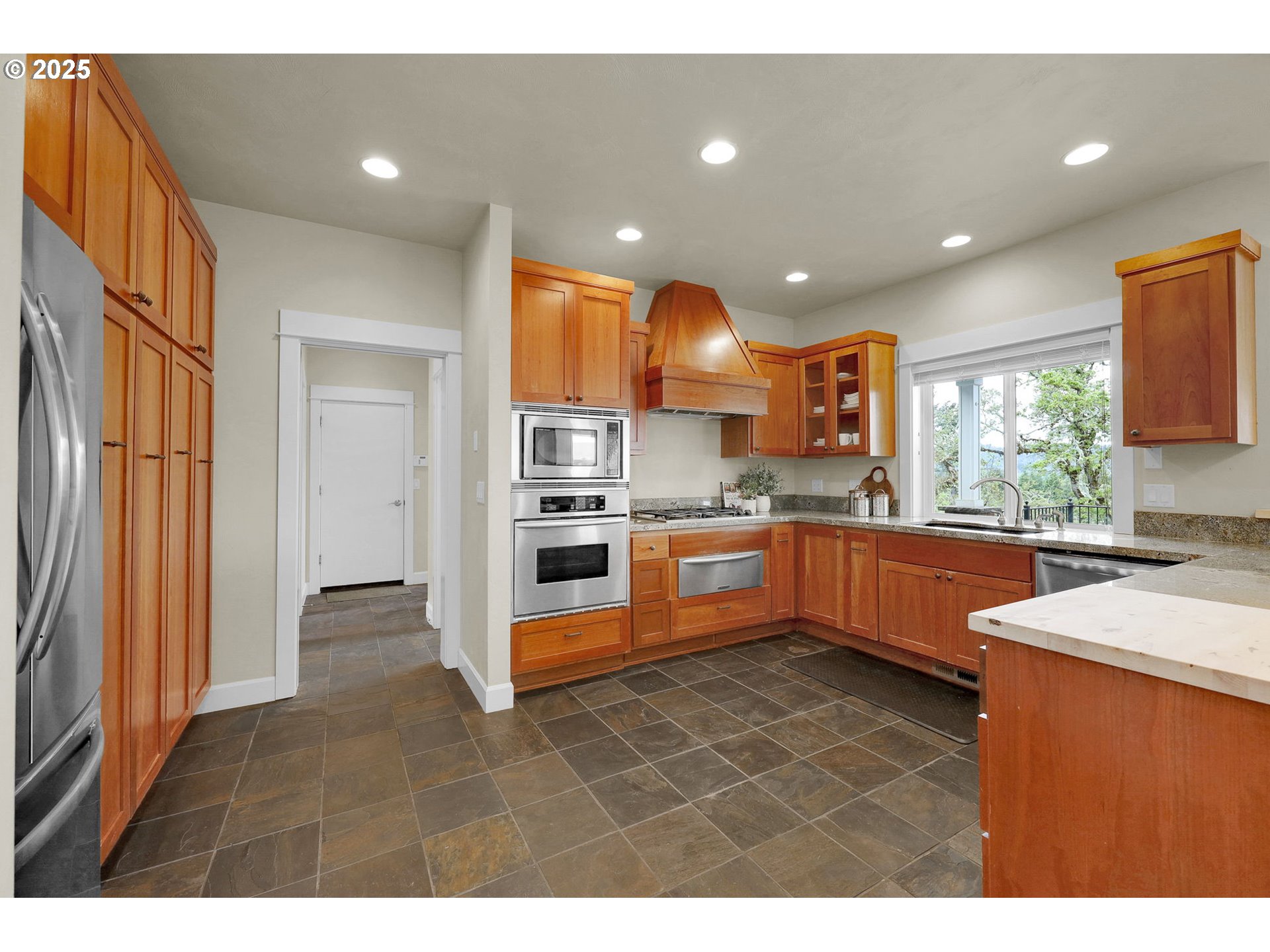 Springfield, Oregon 97478, United States, 3 Bedrooms Bedrooms, ,3 BathroomsBathrooms,Residential,Pending,114986