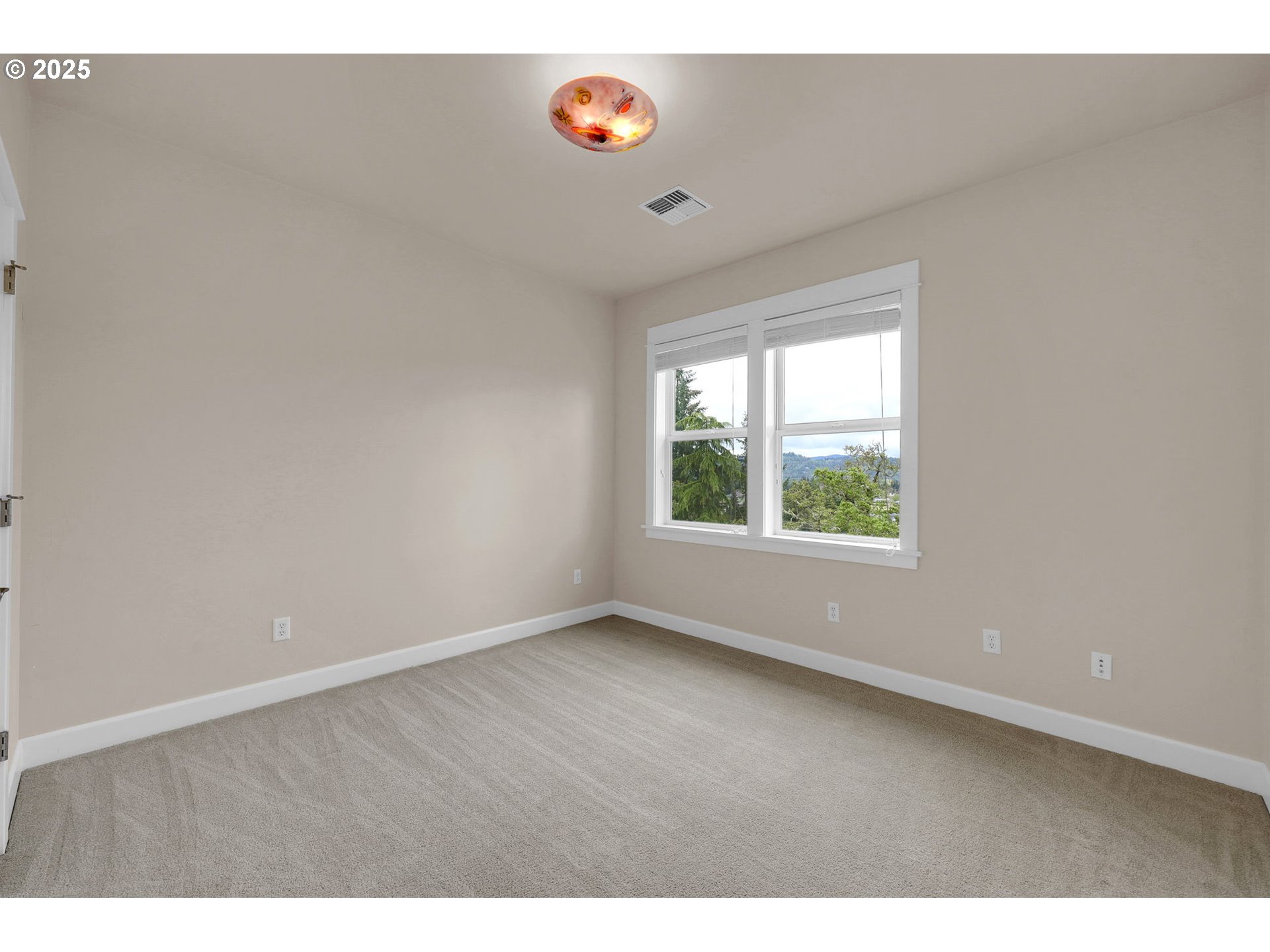 Springfield, Oregon 97478, United States, 3 Bedrooms Bedrooms, ,3 BathroomsBathrooms,Residential,Pending,114986