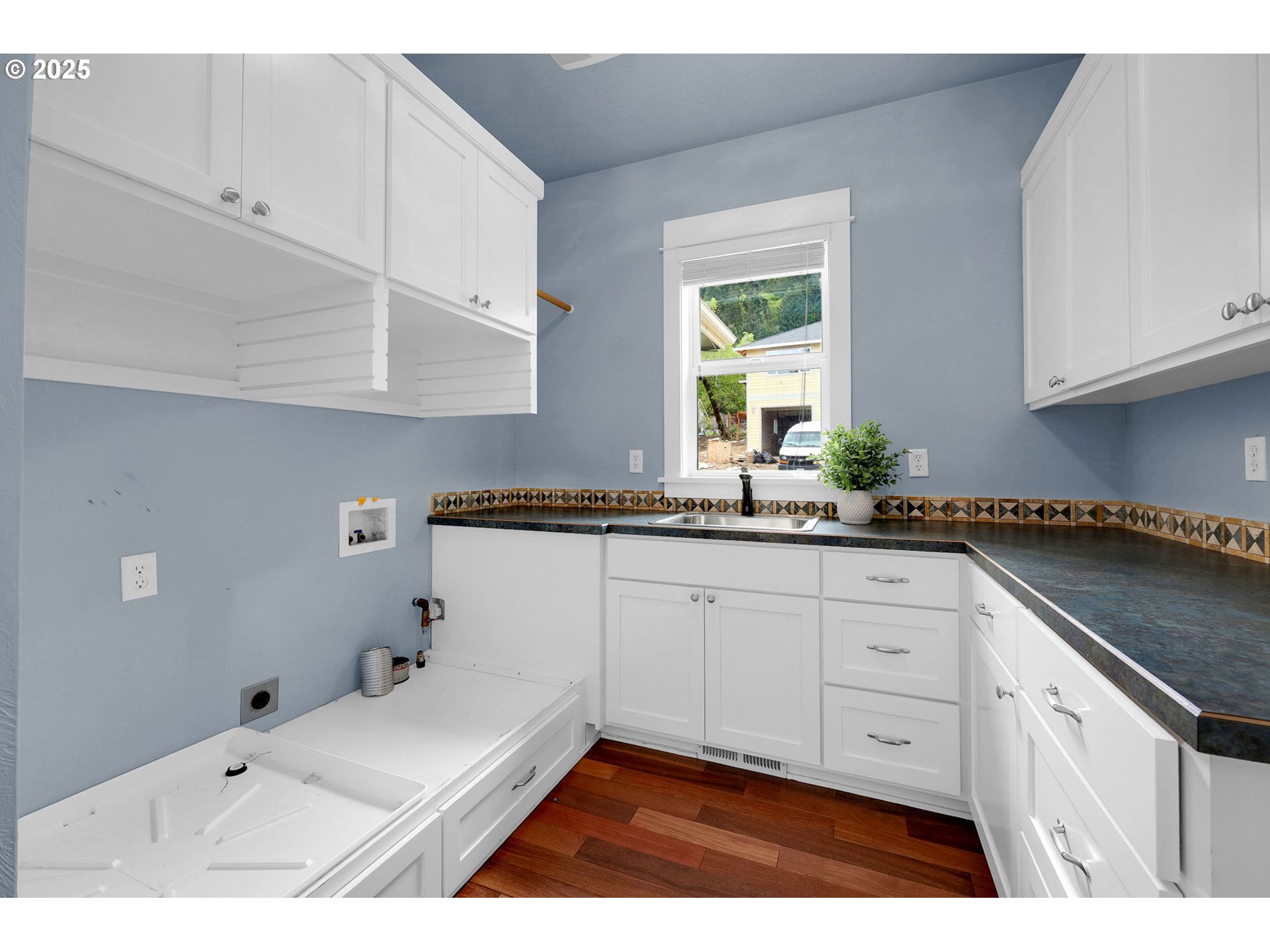 Springfield, Oregon 97478, United States, 3 Bedrooms Bedrooms, ,3 BathroomsBathrooms,Residential,Pending,114986