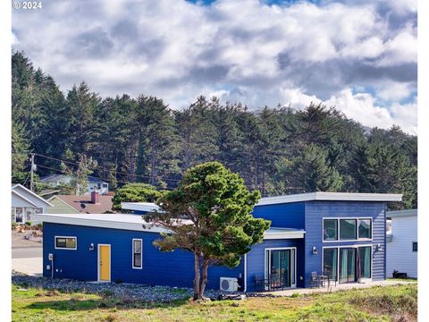 A home in Gold Beach