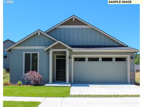 205 E Airedale AVE La Center WA 98629