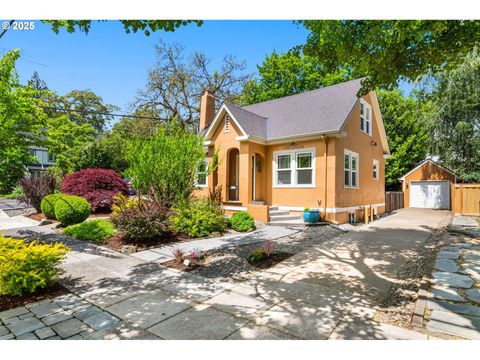 3305 NE SISKIYOU ST Portland OR 97212