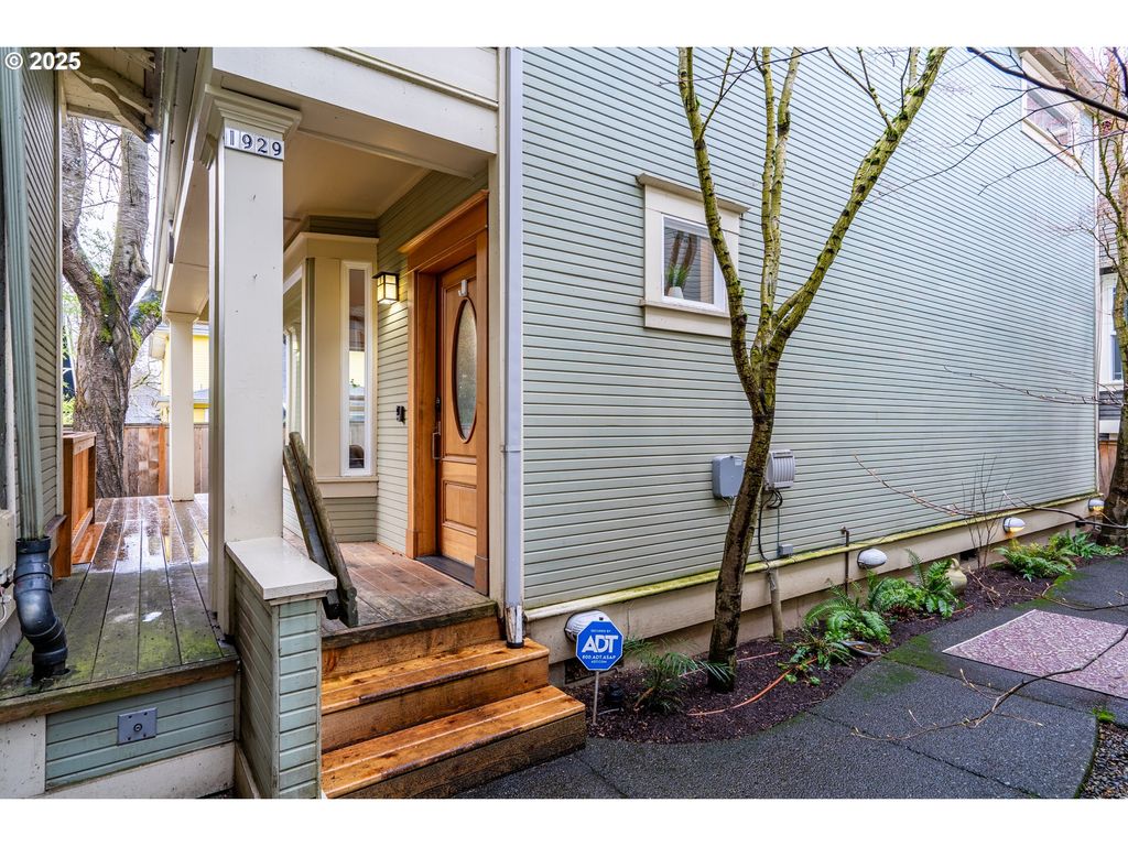 listing image 0