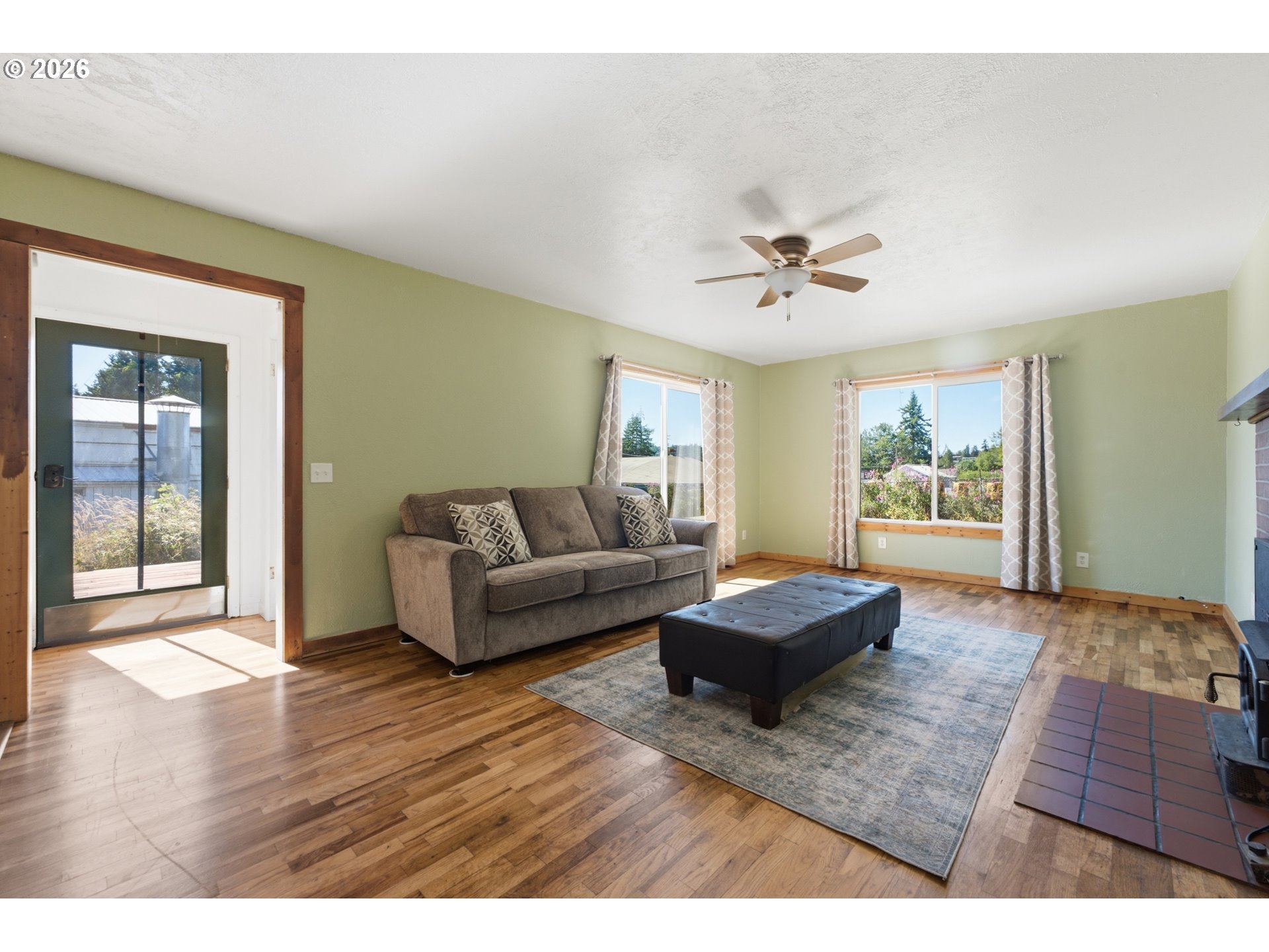 1825 ROSEBURG RD