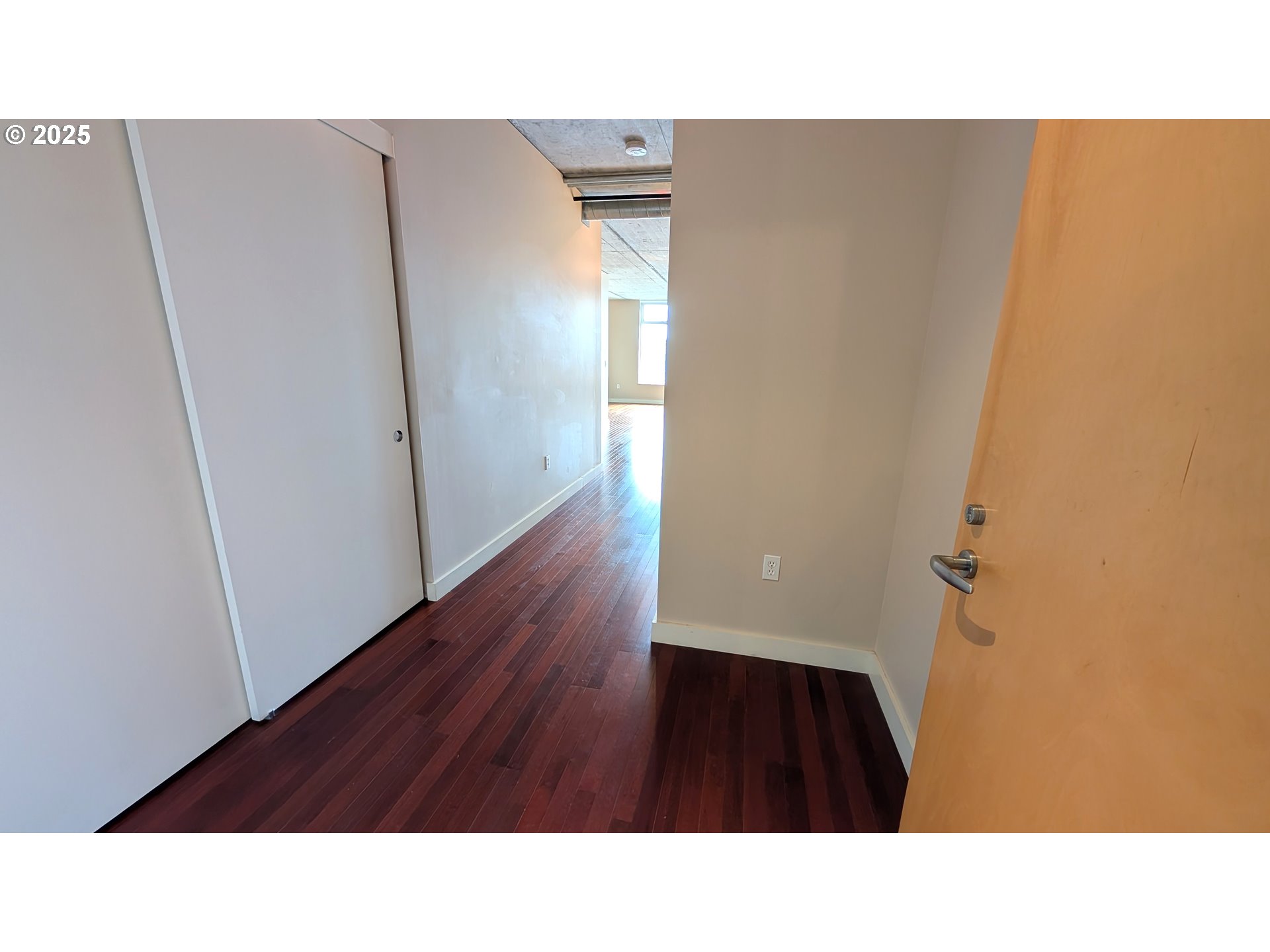 1926 W BURNSIDE ST 811
