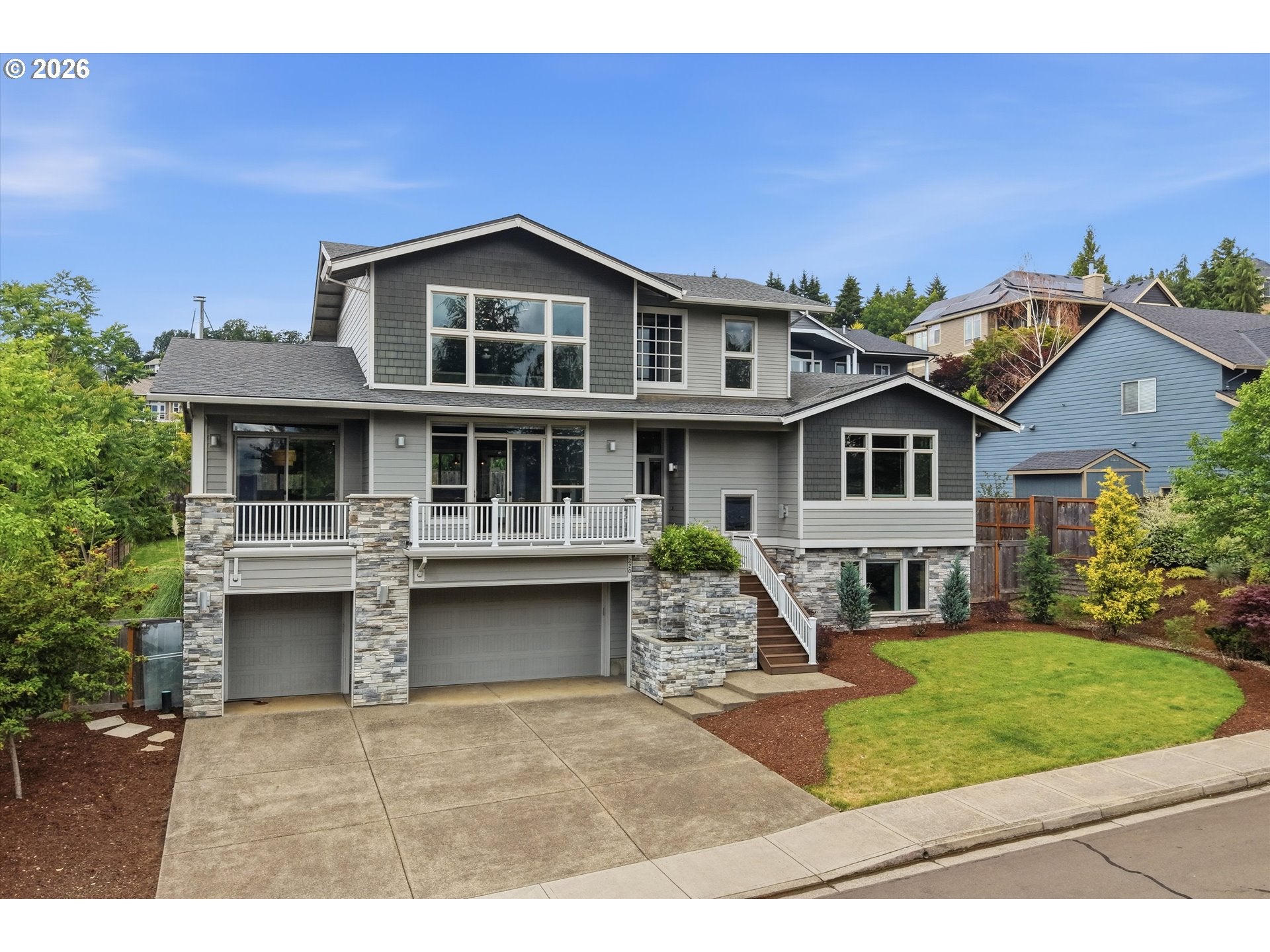 220 SW DOGWOOD DR