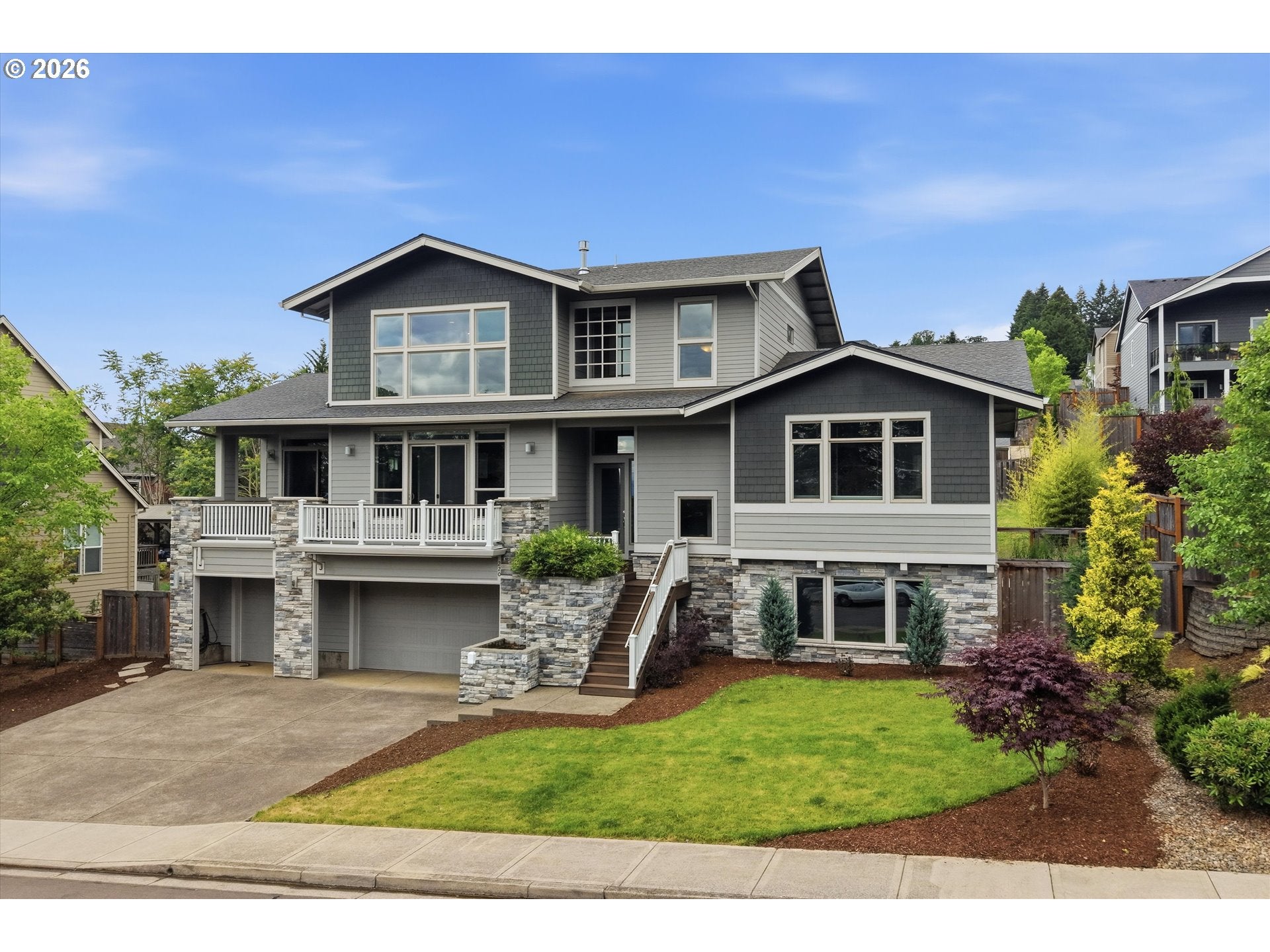 220 SW DOGWOOD DR