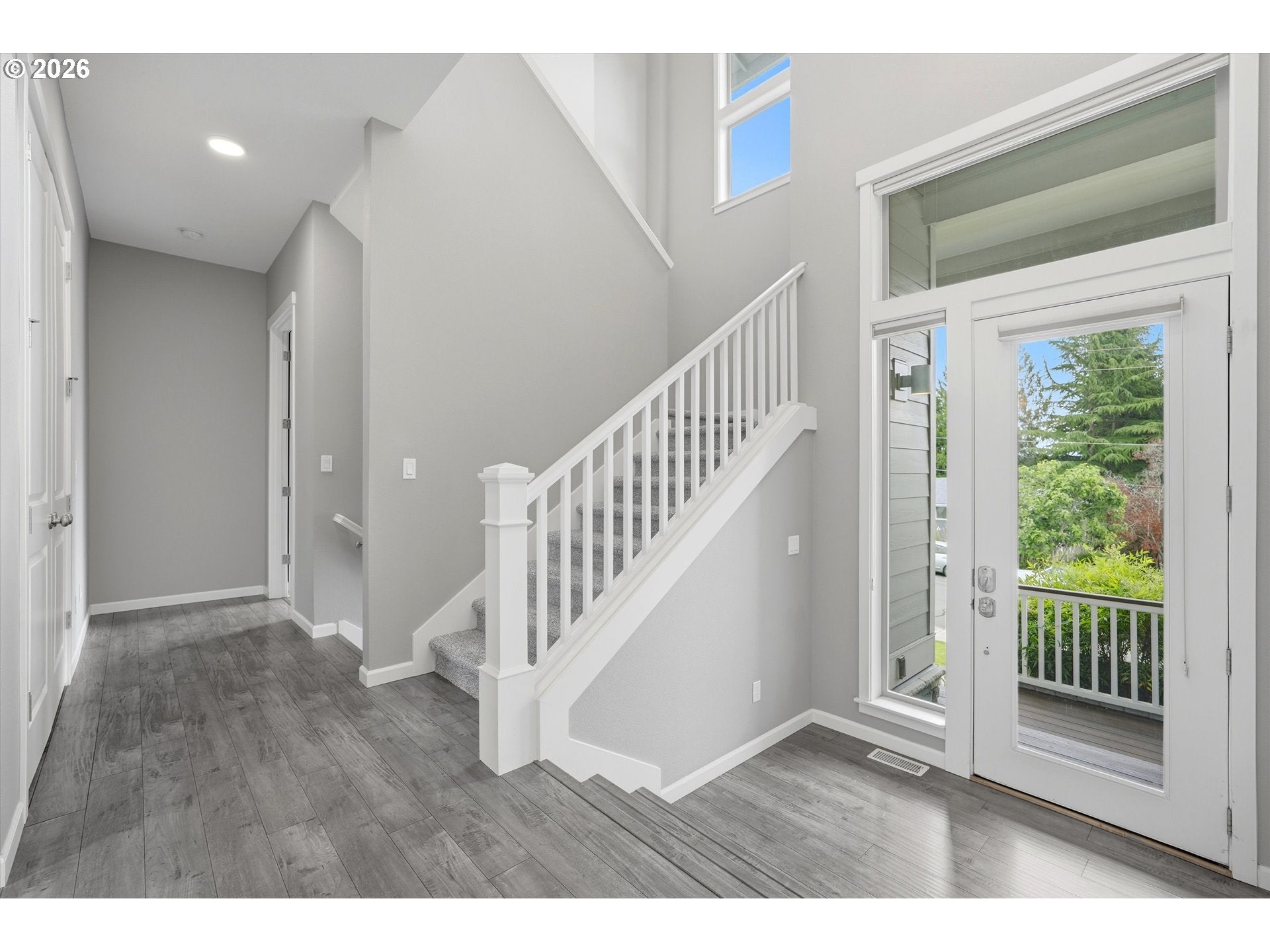 220 SW DOGWOOD DR