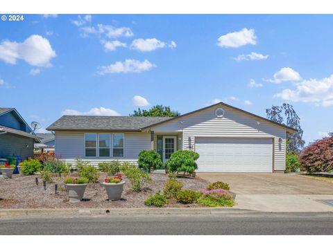 A home in Woodburn