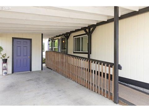 A home in Roseburg