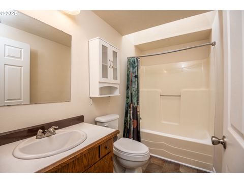 Tiny photo for 1193 Cedar Pl, Creswell, OR 97426 (MLS # 165787191)