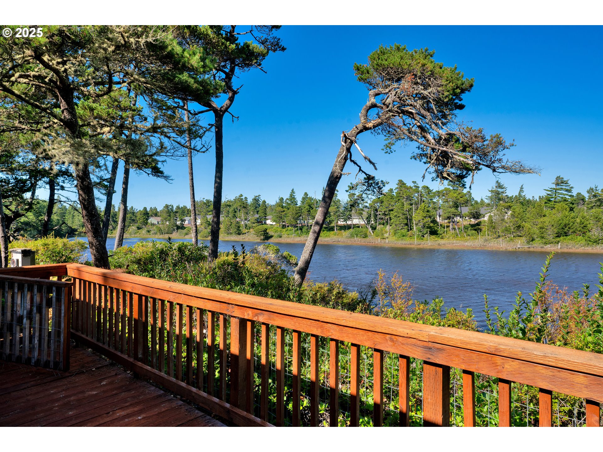 5041 HECETA BEACH RD