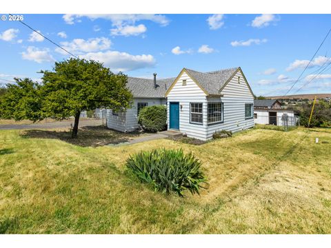 Photo of 1901 SW Goodwin Ave, Pendleton, OR 97801 (MLS # 453606350)