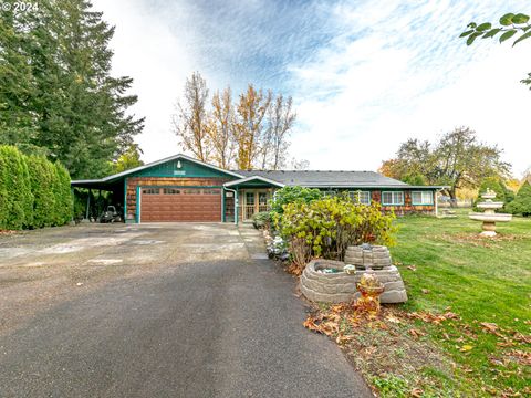 A home in Estacada