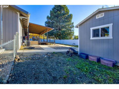 A home in Myrtle Creek