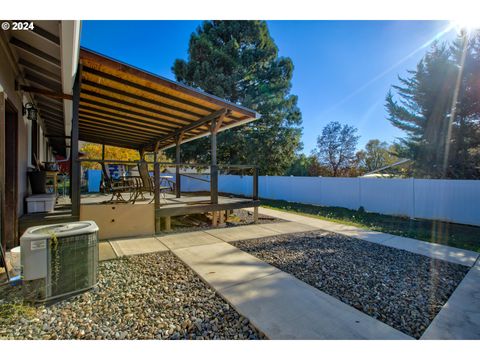 A home in Myrtle Creek