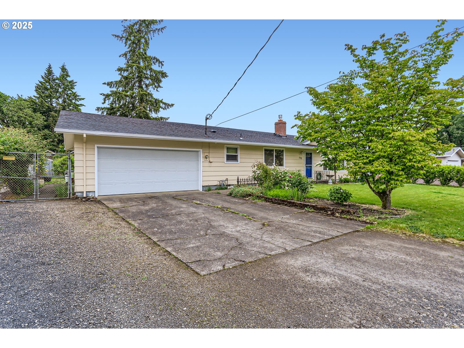 157 NE 11TH DR