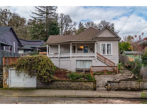 1335 SE LANE AVE Roseburg OR 97470