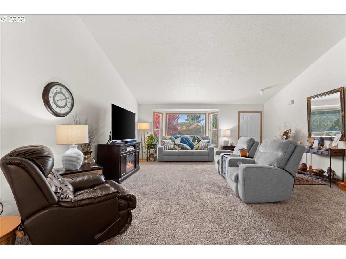 1532 SE BARN OWL WAY