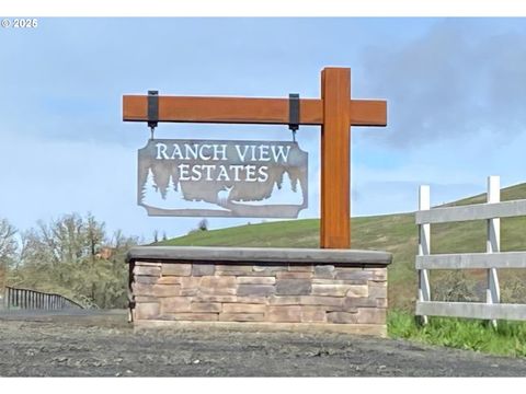 475 Ladybug LN Roseburg OR 97470