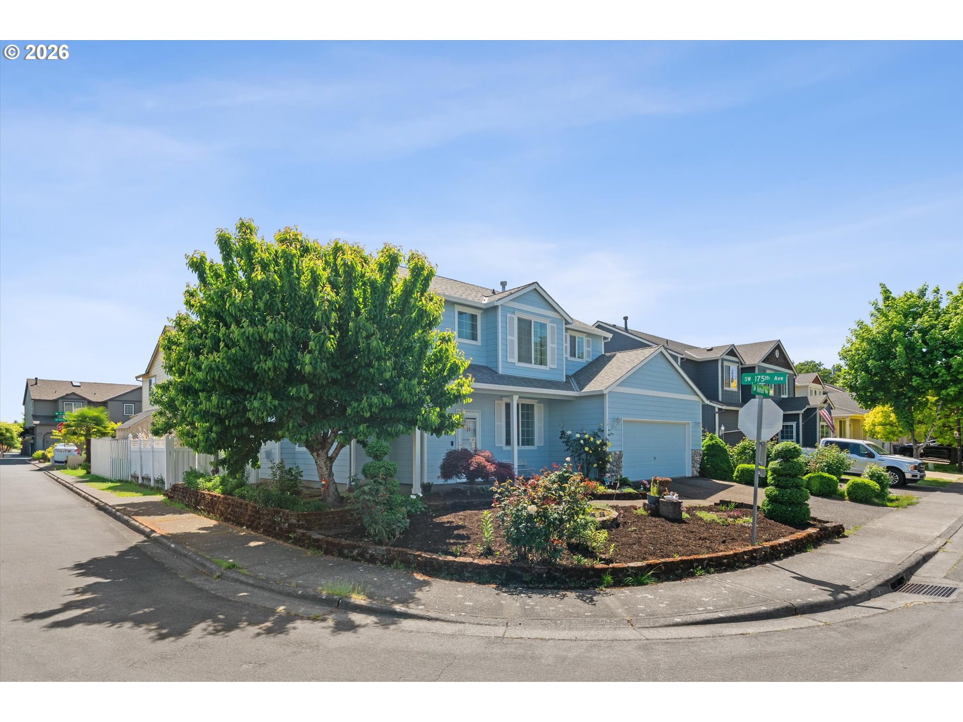 14 SW HORTON WAY