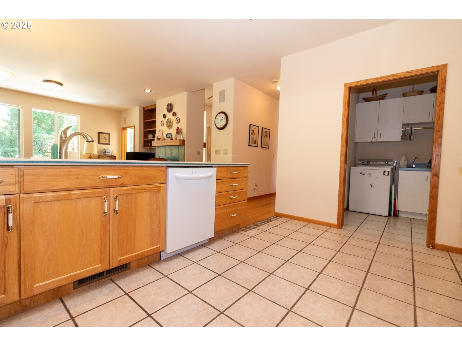 Florence, Oregon 97439, United States, 3 Bedrooms Bedrooms, ,3 BathroomsBathrooms,Residential,Active,102051