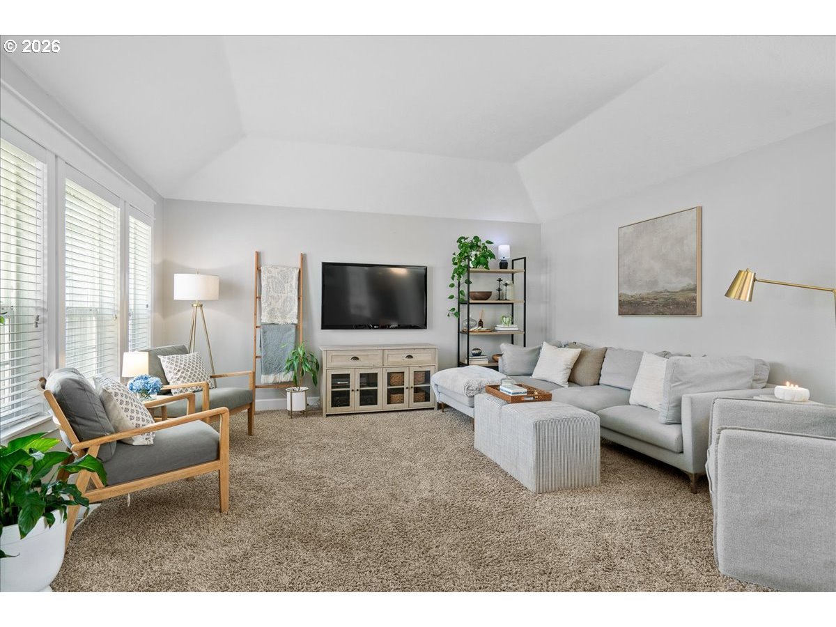 2109 N VALERI DR