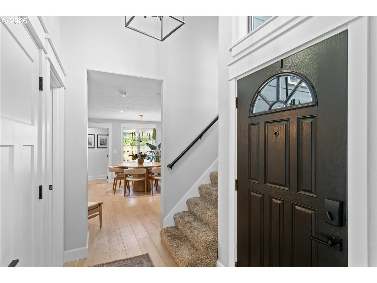 2109 N VALERI DR