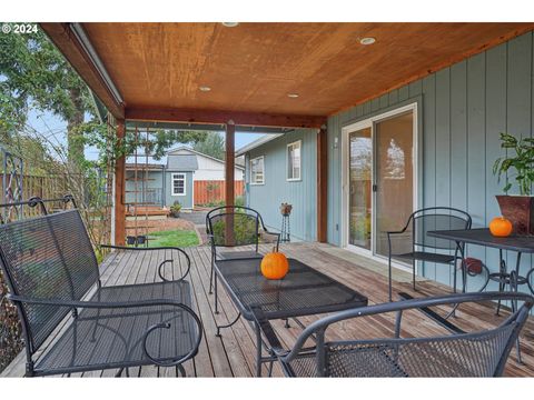 A home in Newberg