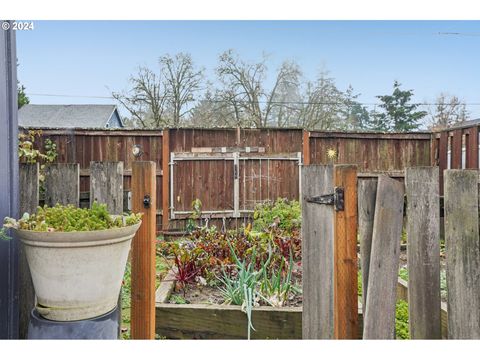 A home in Newberg