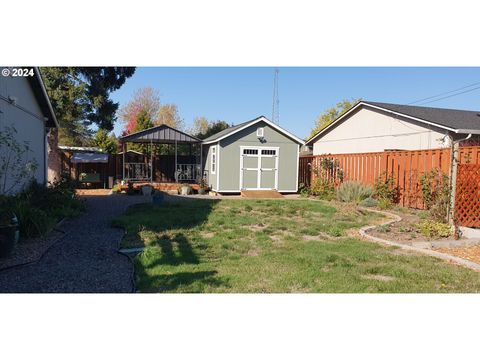 A home in Newberg