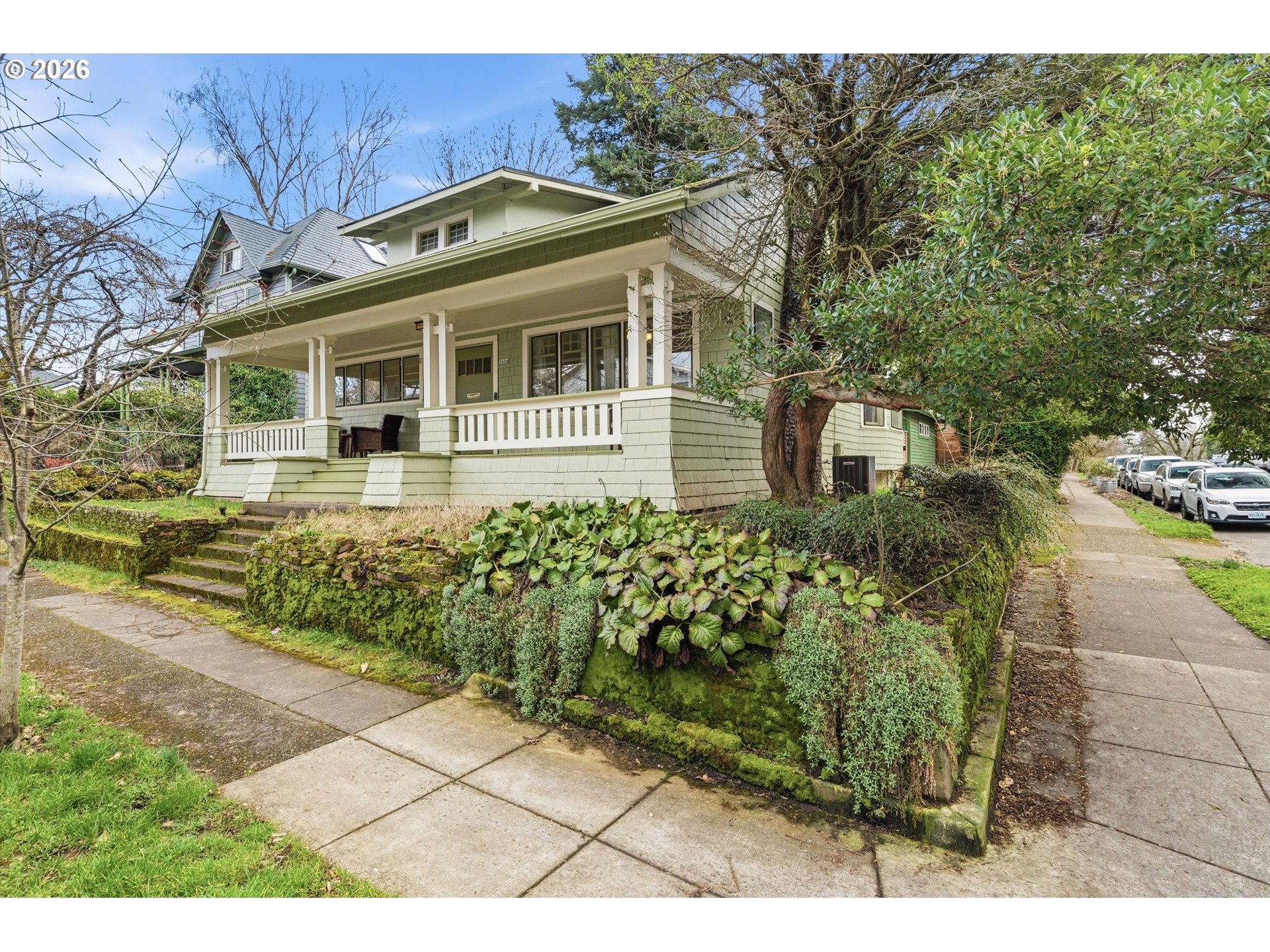 2604 SE WASHINGTON ST