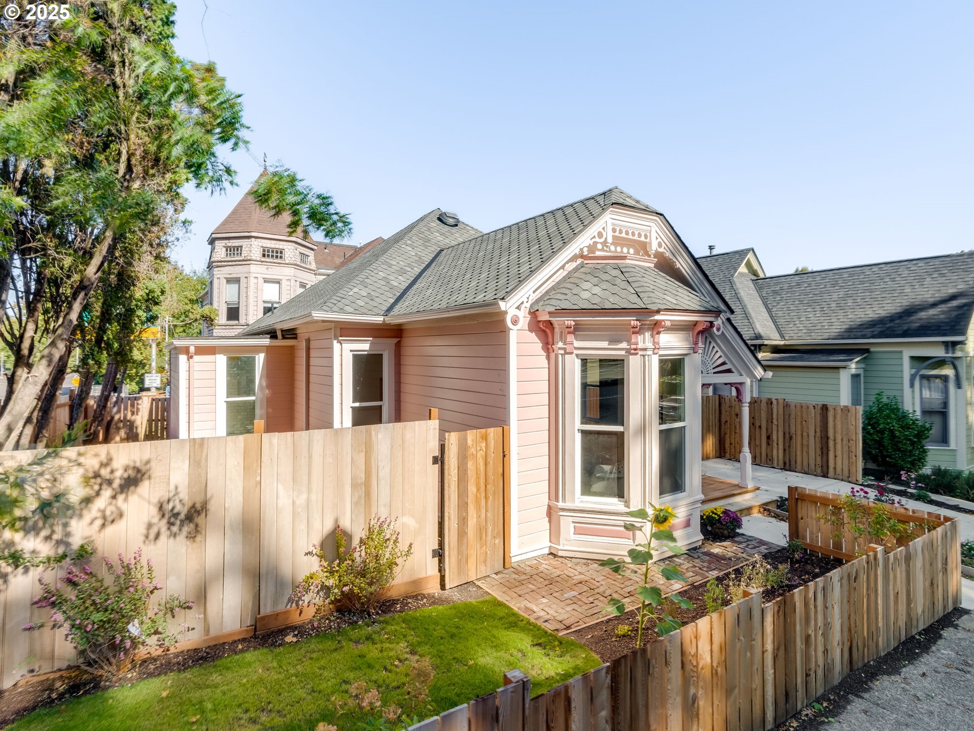 15 S GIBBS ST