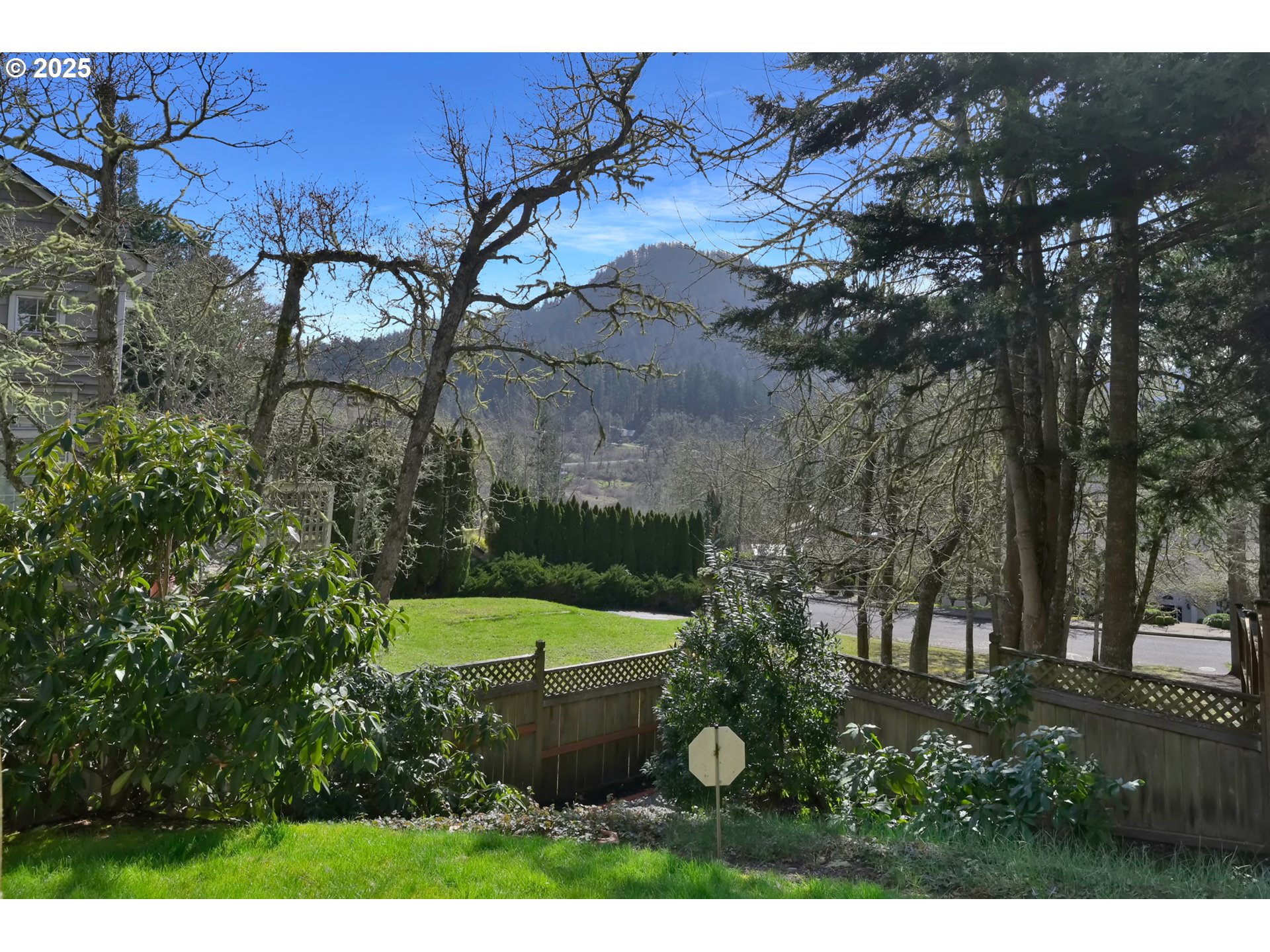 Eugene, Oregon 97405, United States, 3 Bedrooms Bedrooms, ,3 BathroomsBathrooms,Residential,Active,94420