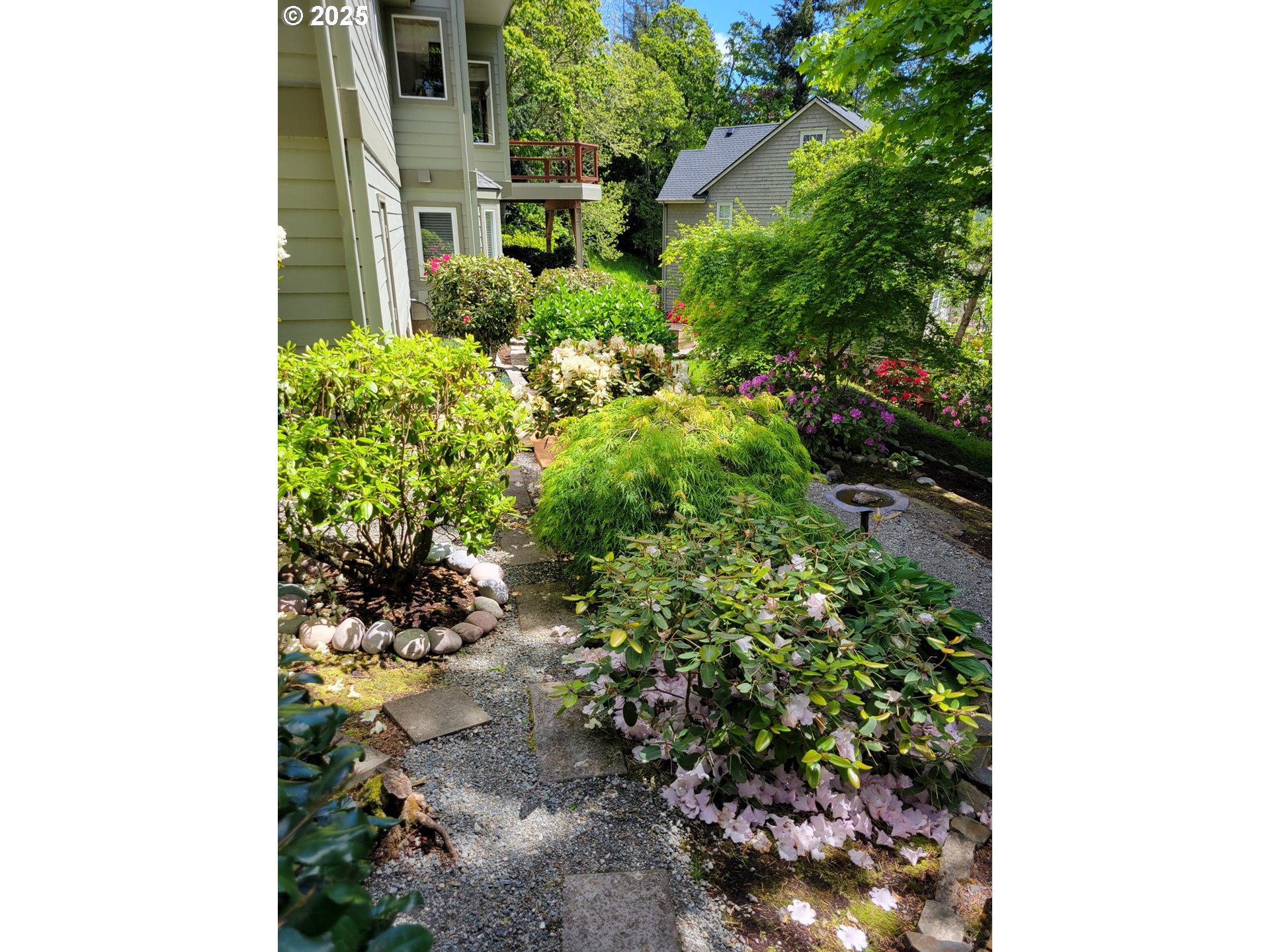 Eugene, Oregon 97405, United States, 3 Bedrooms Bedrooms, ,3 BathroomsBathrooms,Residential,Active,94420