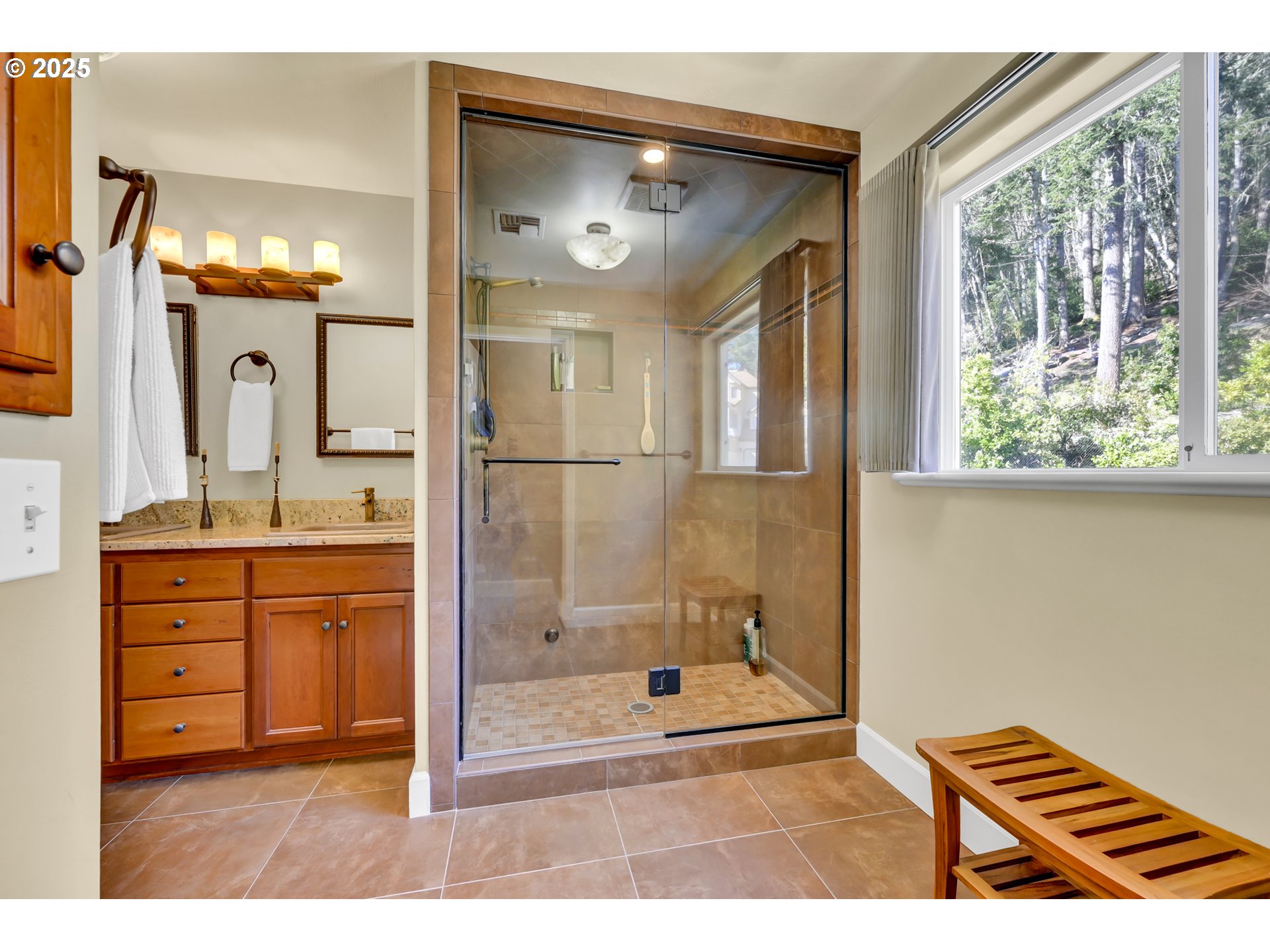 Eugene, Oregon 97405, United States, 3 Bedrooms Bedrooms, ,3 BathroomsBathrooms,Residential,Active,94420