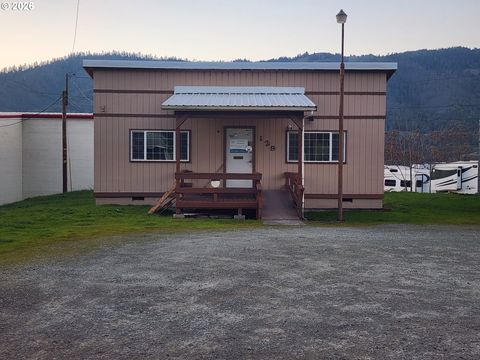 129 S OLD PACIFIC HWY Myrtle Creek OR 97457