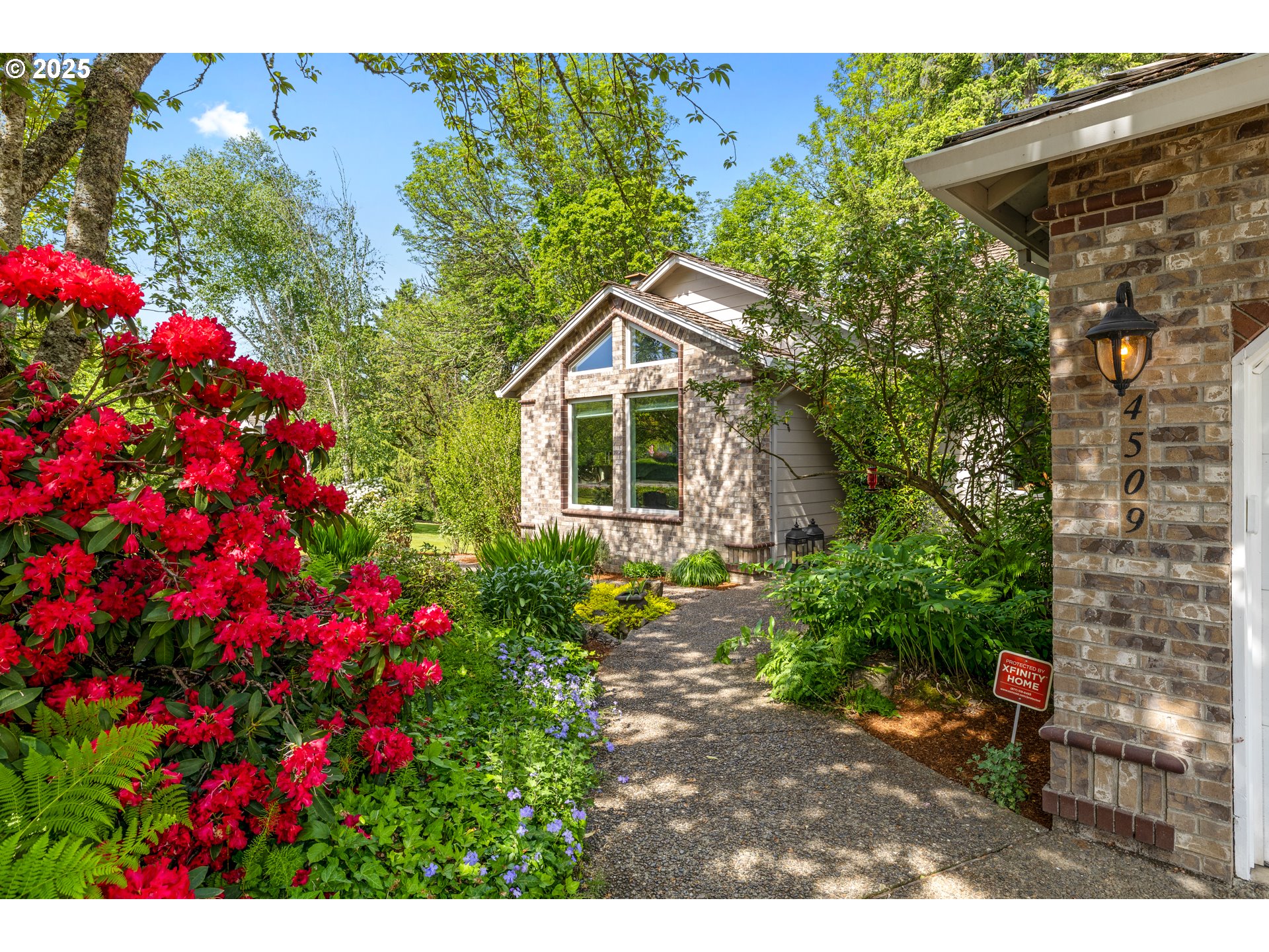 4509 NE BLUE HERON CT
