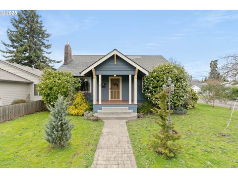 300 W DARTMOUTH ST Gladstone OR 97027