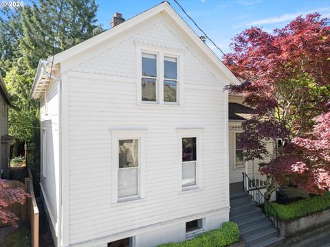 1516 SE PERSHING ST Portland OR 97202