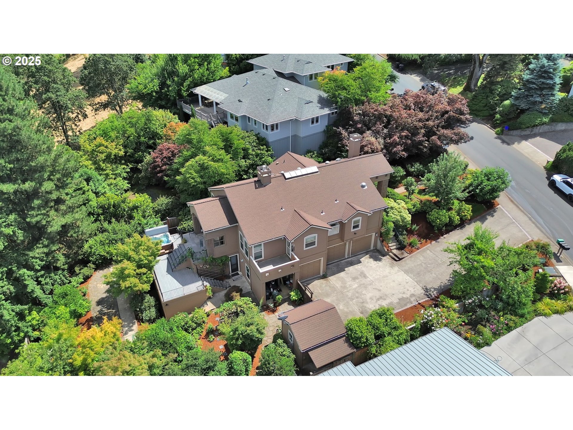 410 SPYGLASS DR