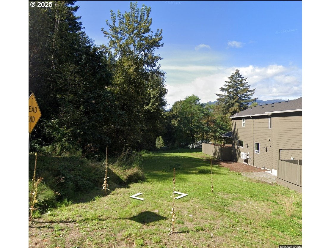 725 SW Moody AVE
