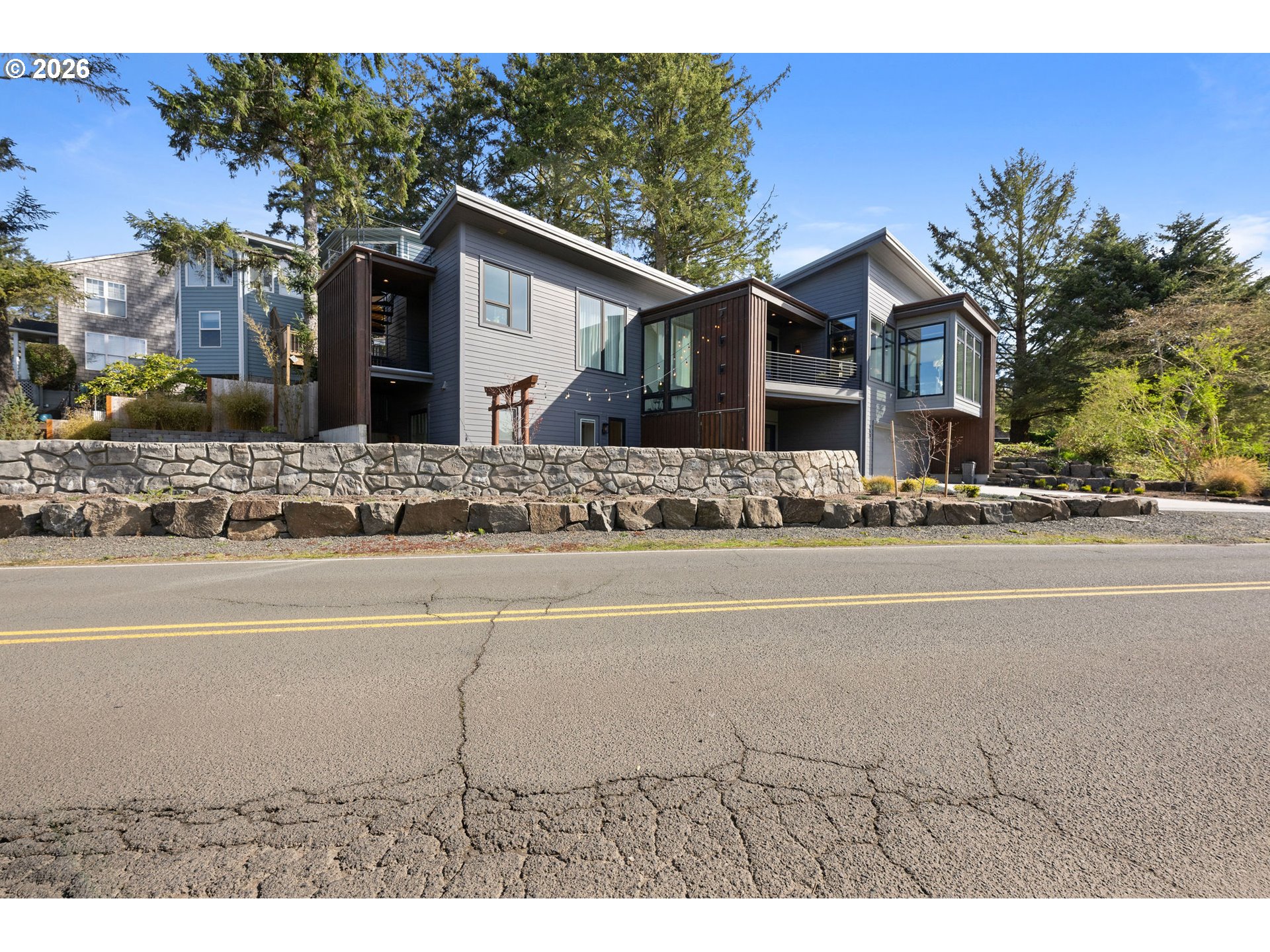 280 E 5TH AVE