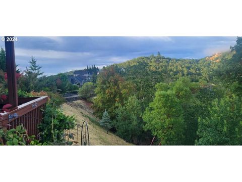 A home in Roseburg