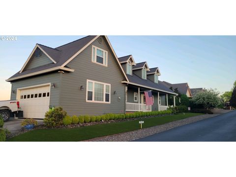 A home in Roseburg