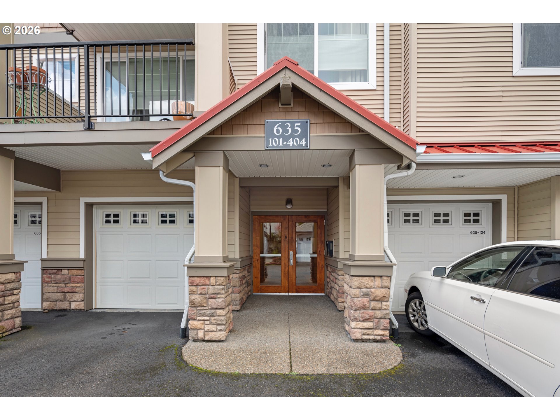 635 NW LOST SPRINGS TER 401