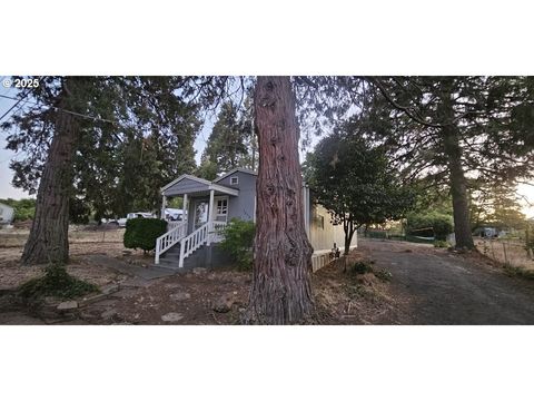 1248 NW ELLAN ST Roseburg OR 97470