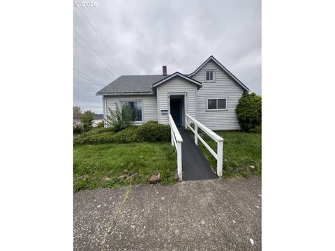 Photo of 1301 NE Irvine St, McMinnville, OR 97128 (MLS # 425406126)