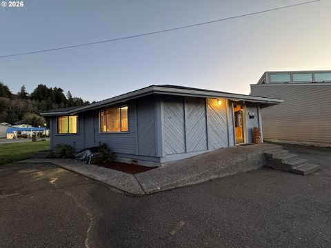 566 GREENWOOD AVE Reedsport OR 97467
