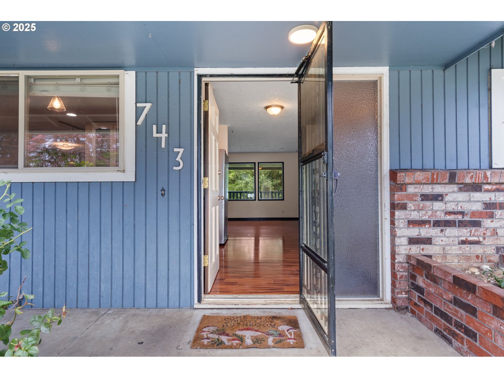 743 I ST